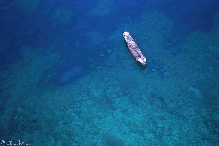 Aerial view of shipwreck on Great Barrier Reef near Lizar... by Pauline Jacobson 