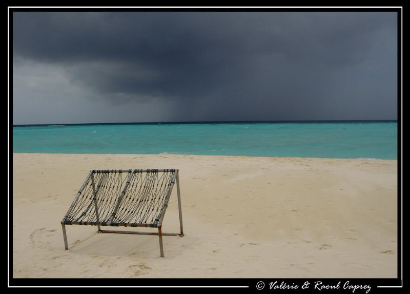 Today, nobody is on the chair ... why ? by Raoul Caprez 