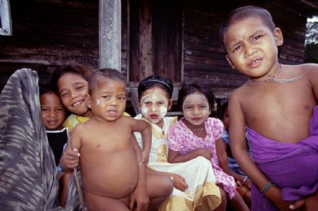 Burmese sea gypsies children. by Allen Ayling 