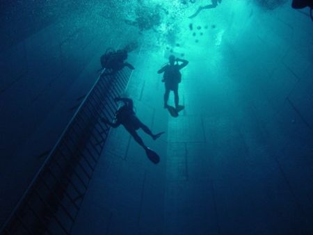 NEMO33
34 meters deep in swimming pool in Belgium.
Digi... by Koos Kozel 