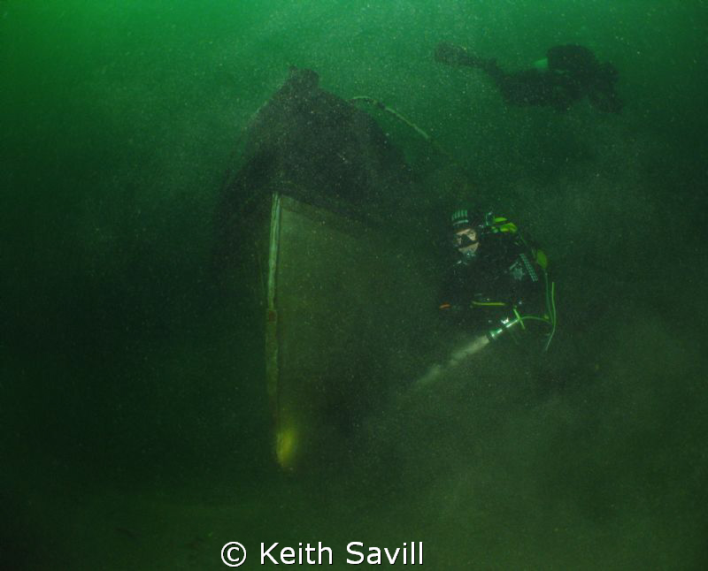 Divers checking out a wreck in Stoney Cove, UK. Canon Ixu... by Keith Savill 