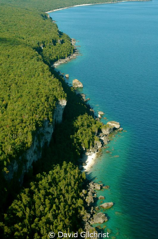 Niagara Escarpment, Georgian Bay. Aerial shot of the esca... by David Gilchrist 