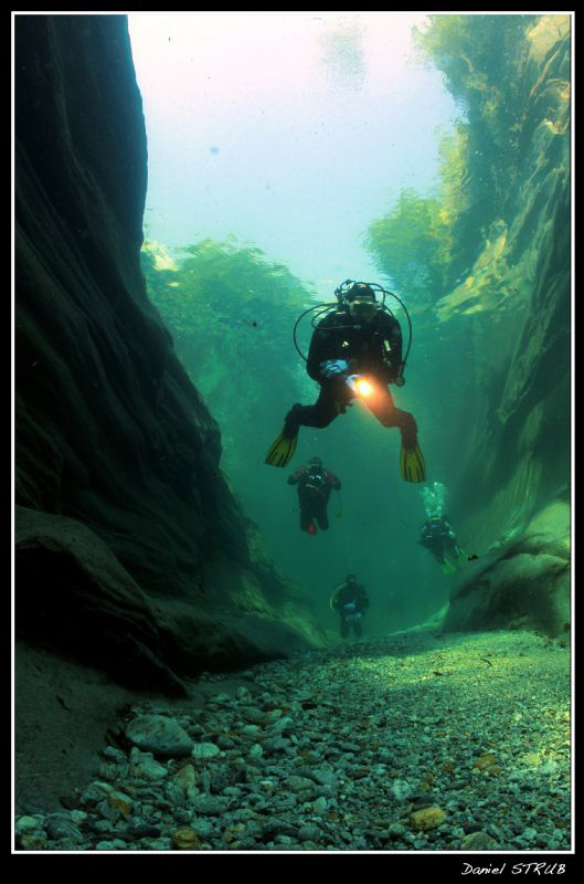 Diving in the clear waters of Verzasca :-D by Daniel Strub 