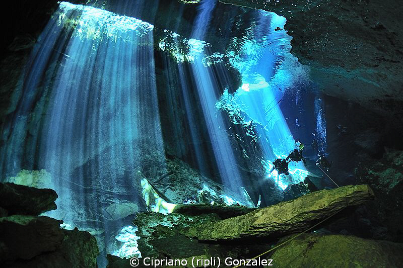 divers and crystal water...a dream by Cipriano (ripli) Gonzalez 
