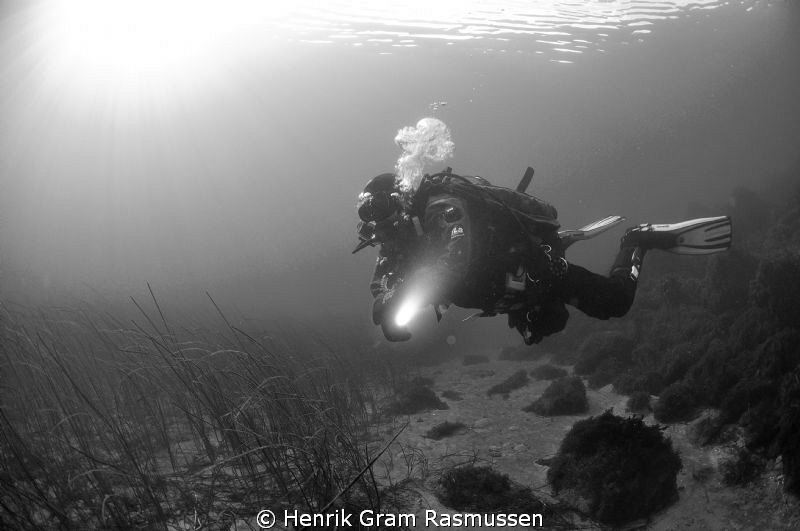 Water temp -1 Degree and clear wiz ... a rare thing in th... by Henrik Gram Rasmussen 