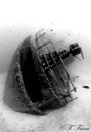 Elviscott. Famous sunken wreck on the beach Pomonte (Elba... by Fabrizio Frixa 