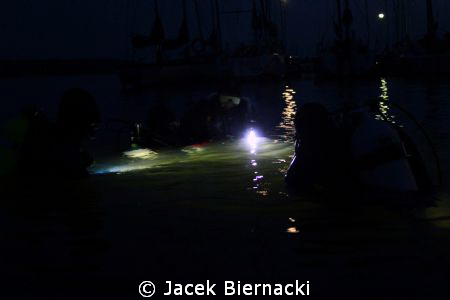 Night diving by Jacek Biernacki 
