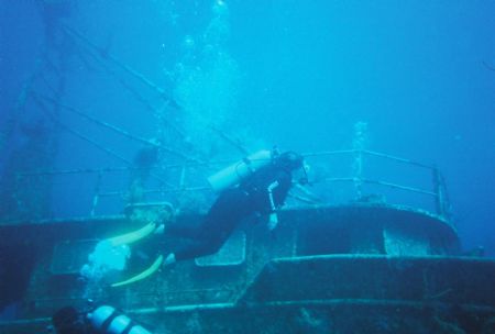 Wreck Dive in Nassau Bahamas with Stuarts Cove by Steven Daniel 