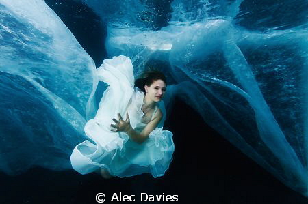 First underwater shoot. Shot in swimming pool with Janine... by Alec Davies 