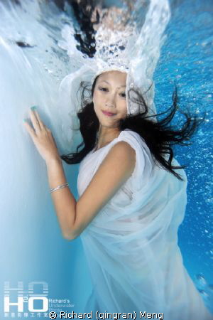 Underwater Beauty by Richard (qingran) Meng 