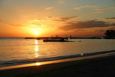 Sunset in Juan Dolio Beach, San Pedro de Macorix, Dominic... by Renzo Seravalle 