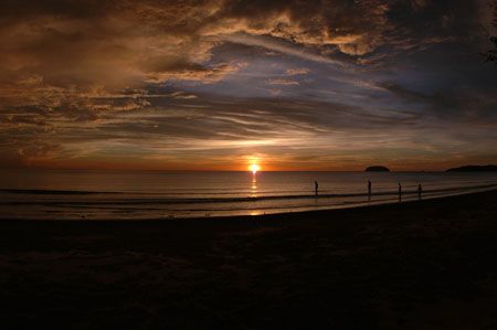 Sun set over South China Sea.One of the best place in the... by Frankie Tsen 