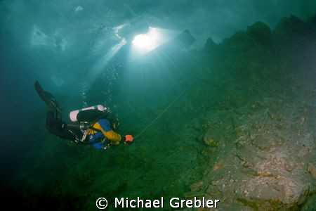 Using cave diving procedures, a technical diver winds up ... by Michael Grebler 