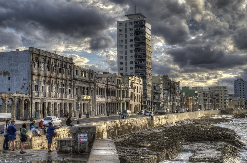 El Malecon(la Havana) by Mathieu Foulquié 