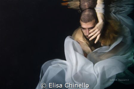 "Dancing in the dark"
 Canon eos 7d, Nimar Underwatr Hou... by Elisa Chinello 