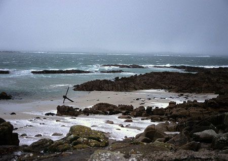 Sand, sea and snow.
St.Stephen's Day (26/10/04)
Connemara. by Mark Thomas 
