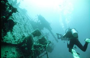 Anti Aircraft gun, Thistlegorms stern. Just a straight shot by Peter Harris 