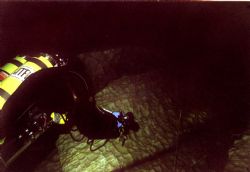 Entering Plura Cave in Norway Nikonos 5 28mm SB105 by Teppo Lallukka 