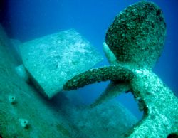 Prop-Spiegel Grove, Key Largo, Nikon CP5000 by Ken Dean 