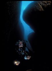 Tek diving in Lake Malawi @ 45m. Granite boulder gardens ... by Andrew Woodburn 