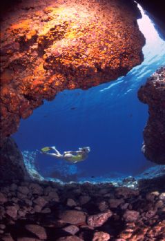 Ustica - Grotticella by Giorgio Puppi 