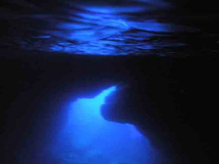 "Deep Reflections in a dark cave"

Olympus c-8080W by Nicolas Pohl 