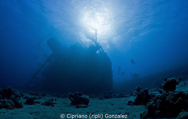 Sunrise over Giannis by Cipriano (ripli) Gonzalez 