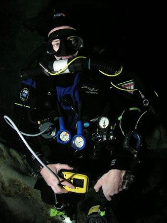 Tech Diver, camera olympus c-5050, ikelite housing, ds-12... by Ray Eccleston 