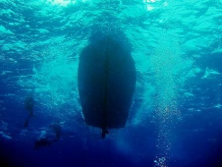 Dive Boat, Oahu, HI. All natural light. by Dallas Poore 