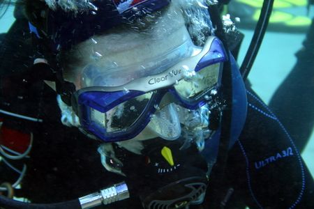 New Diver - looks like a Pro for only 9 dives. by Glenn Poulain 
