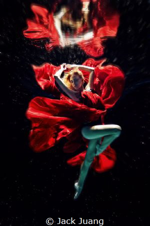 Underwater Fashion by Jack Juang 