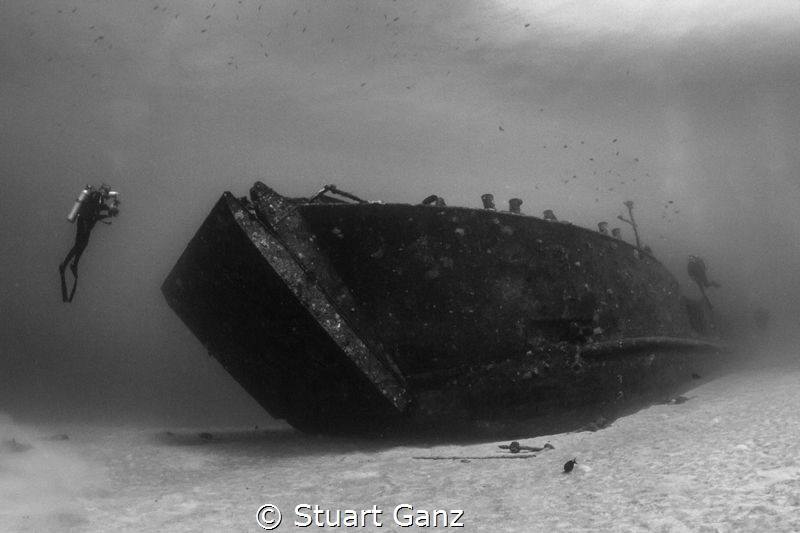 Deep LCU on the West side, Oahu, HI. by Stuart Ganz 