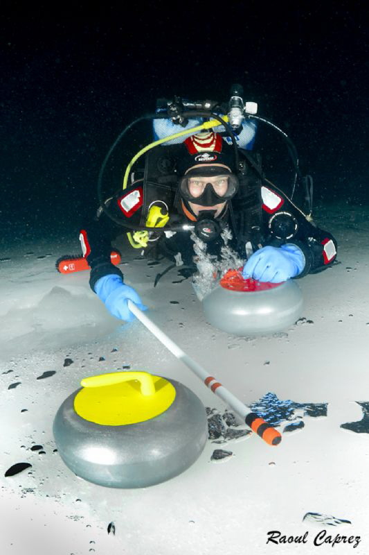 Precision under the ice :-) 
(picture upside down - ston... by Raoul Caprez 