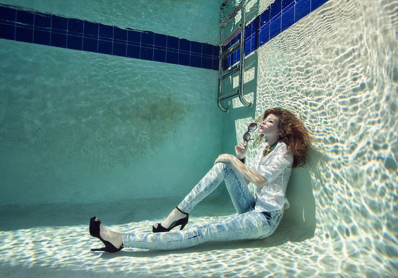 Underwater sunbathing by Lucie Drlikova 