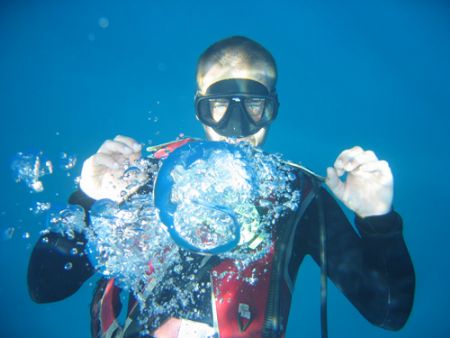 During the safety stop after a dive in Cano Island, pictu... by Cyrille France 