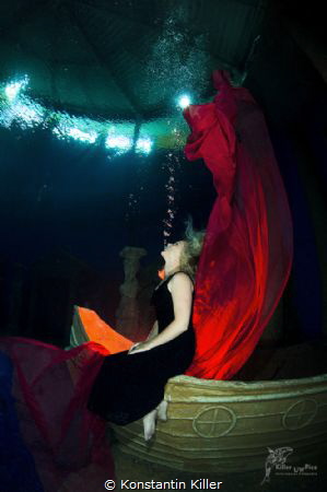 Thema: Black Pearl 
 UW Model : Andrea Kurz
 Sicherungs... by Konstantin Killer 