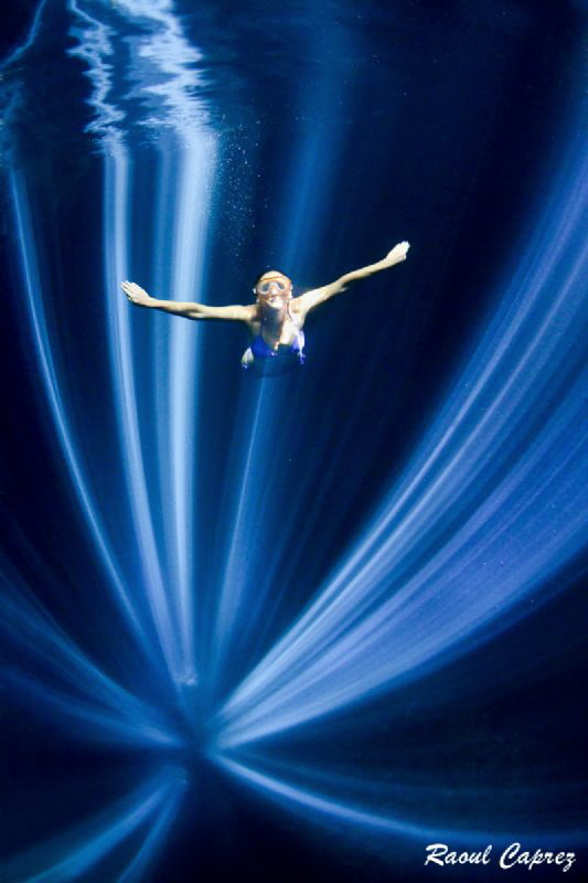 Natural light show by Raoul Caprez 