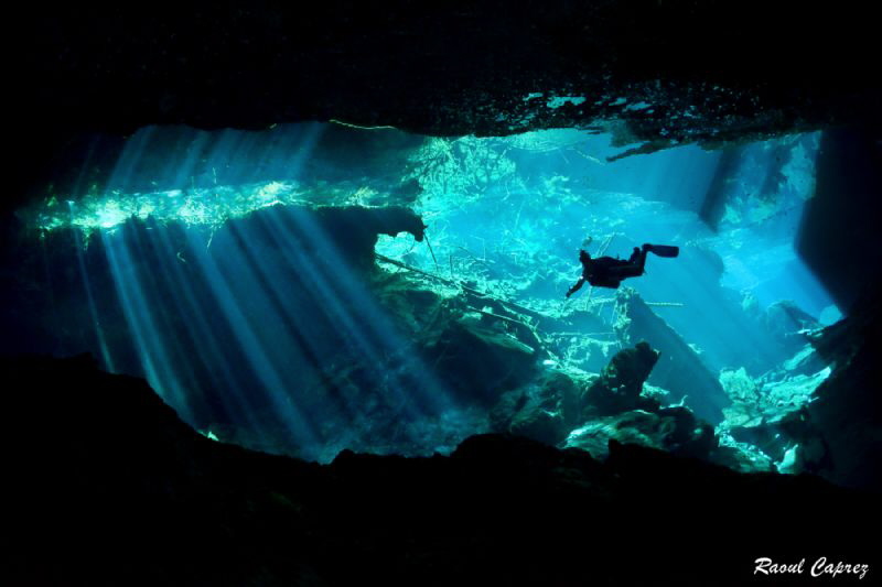 Cenote atmosphere by Raoul Caprez 