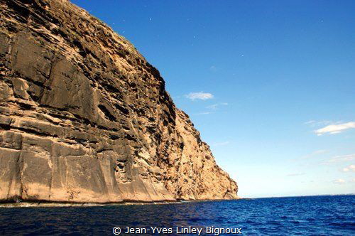 Mauritius,the famous Coin De Mire dive site ,one of 3 div... by Jean-Yves Linley Bignoux 