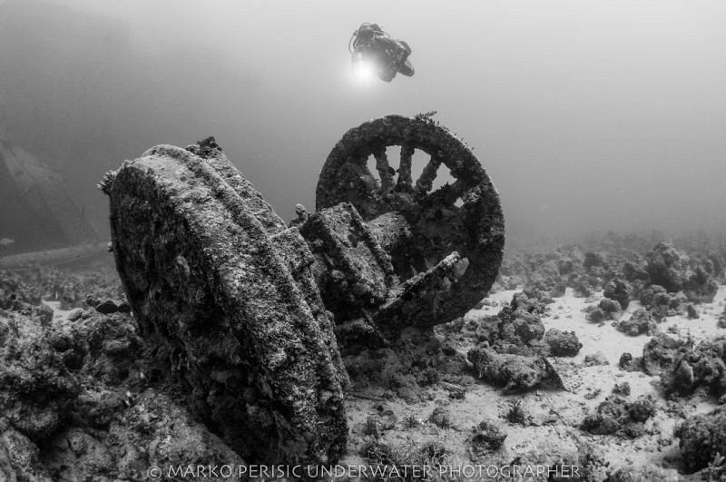 STEEL WHEELS by Marko Perisic 