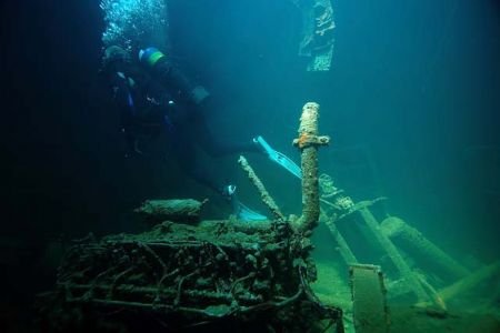 Diver in the Engine room of the Georeous G taken with D70... by Chris Kennedy 
