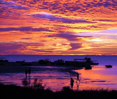 Another gorgeous sunset in Coral Bay, Western Australia (... by Penny Murphy 
