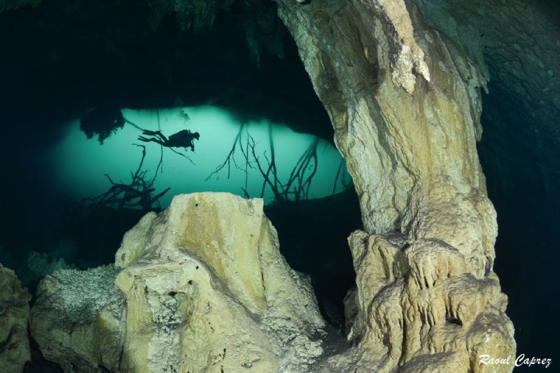 Cenote scenery by Raoul Caprez 