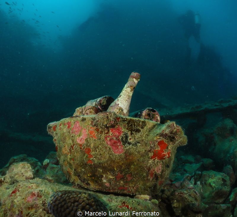 Drink in the wreck by Marcelo Lunardi Ferronato 