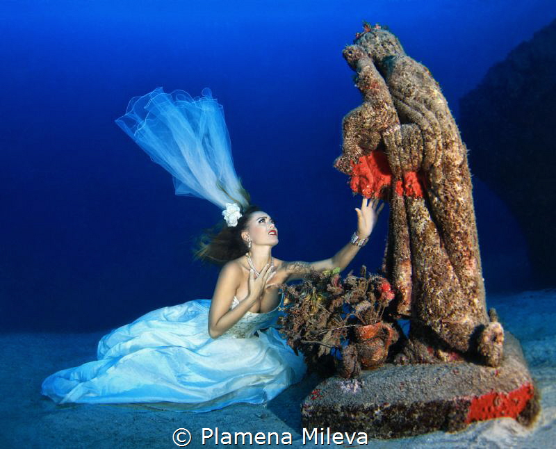 "Prayer" is shot on the island of Tenerife, at 32.70m dep... by Plamena Mileva 