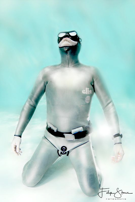 "Freediving: A state of mind." by Filip Staes 