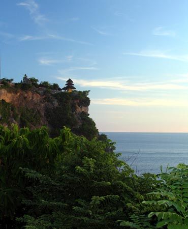 Ulluwatu temple, Bali - Indonesia by Penny Murphy 