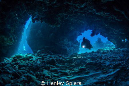 Underwater Explorers by Henley Spiers 