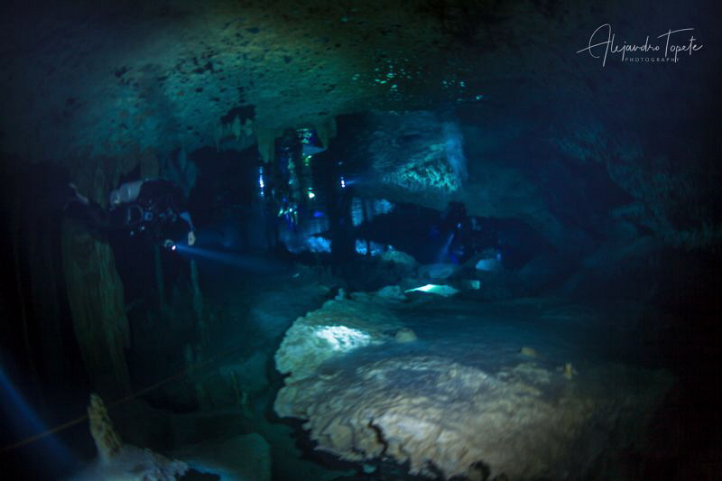 Lights go on, Playa del Carmen México by Alejandro Topete 