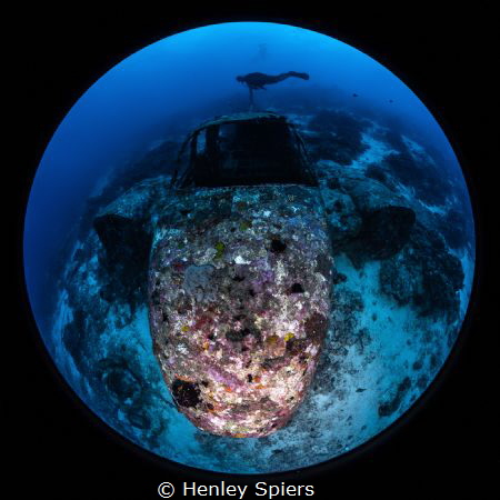 Tambuli Plane Wreck by Henley Spiers 